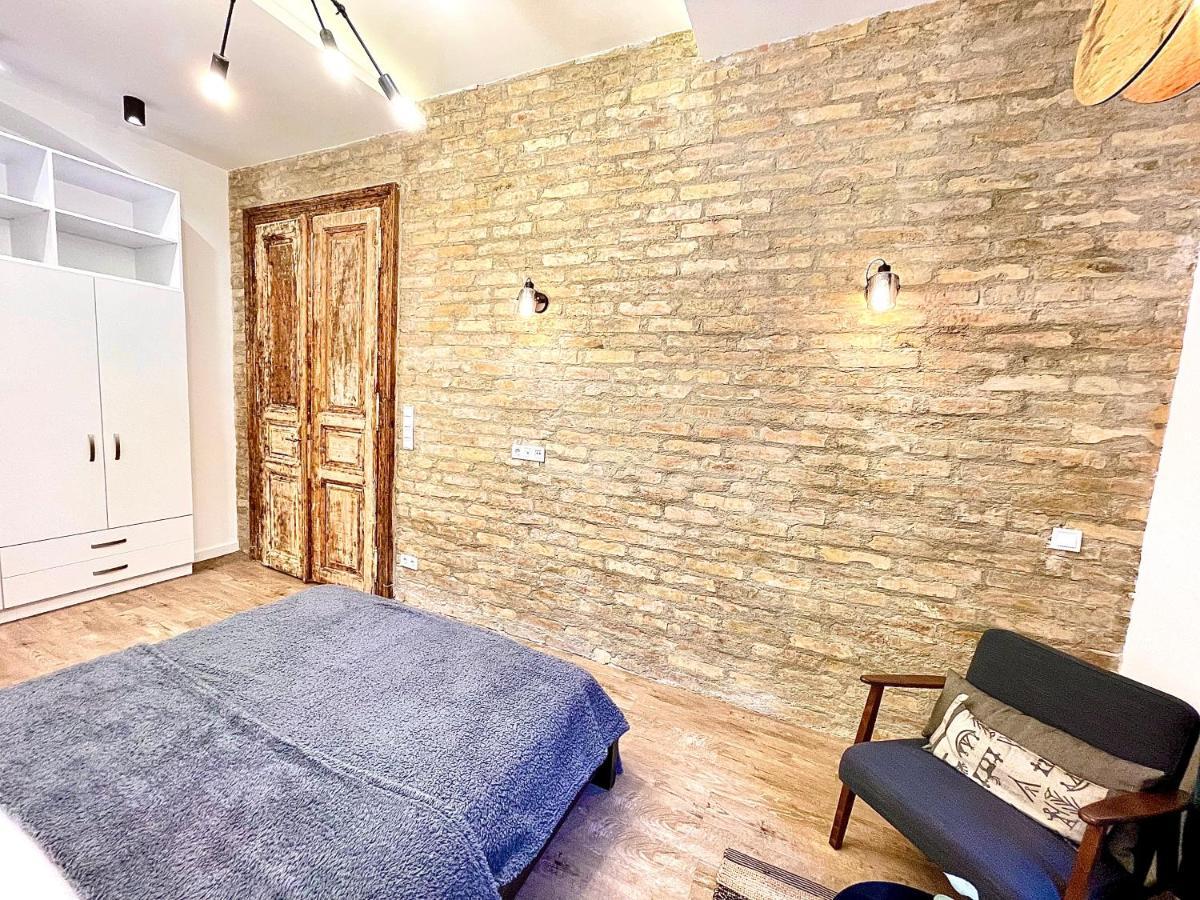 Apartment Dream Design - 3 Bedrooms & Finn Sauna Budapest